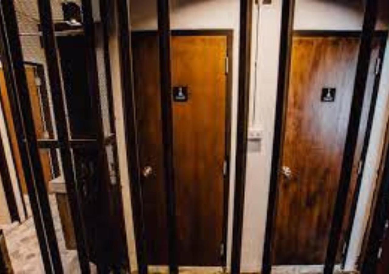Adora Hostel Chiang Mai Extérieur photo
